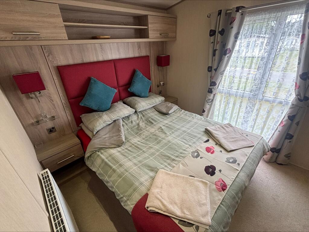 Two bed ABI Haywood, Caldecott Hall Country Park, Beccles Road, Fritton, Norfolk, NR31 9EY photo 4