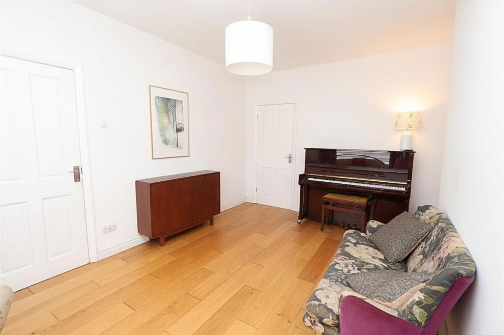 Bradshaw Lane, Stretford, M32 photo 4