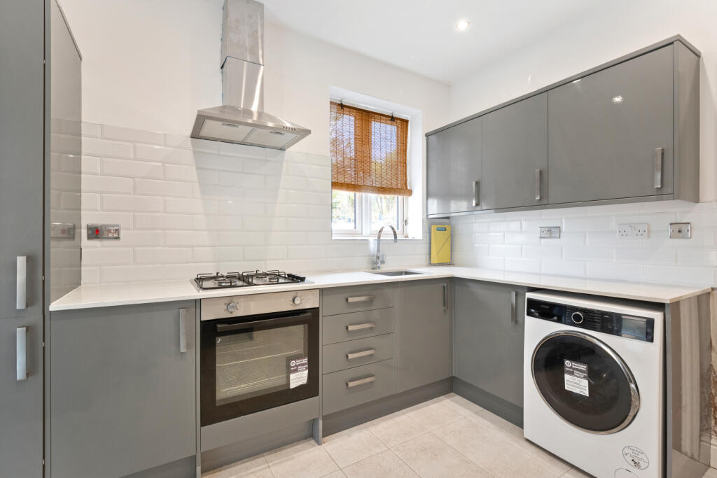 House in London, Wallington - More