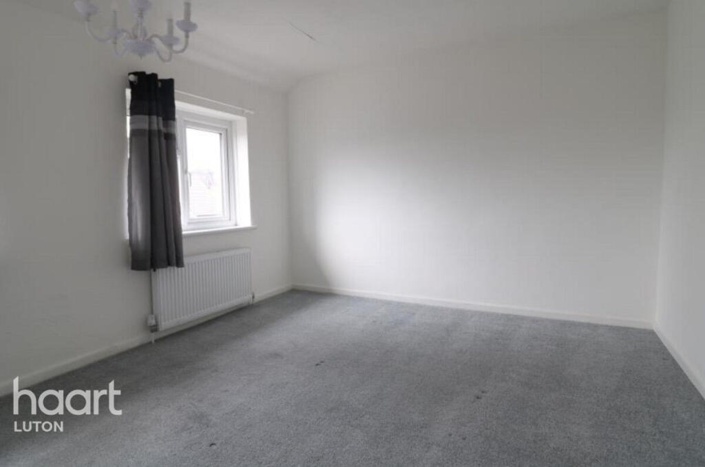 House in Luton, Hart Hill - View 5