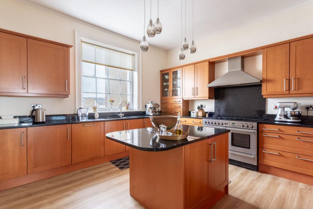 Apartment in Brighton - View 3