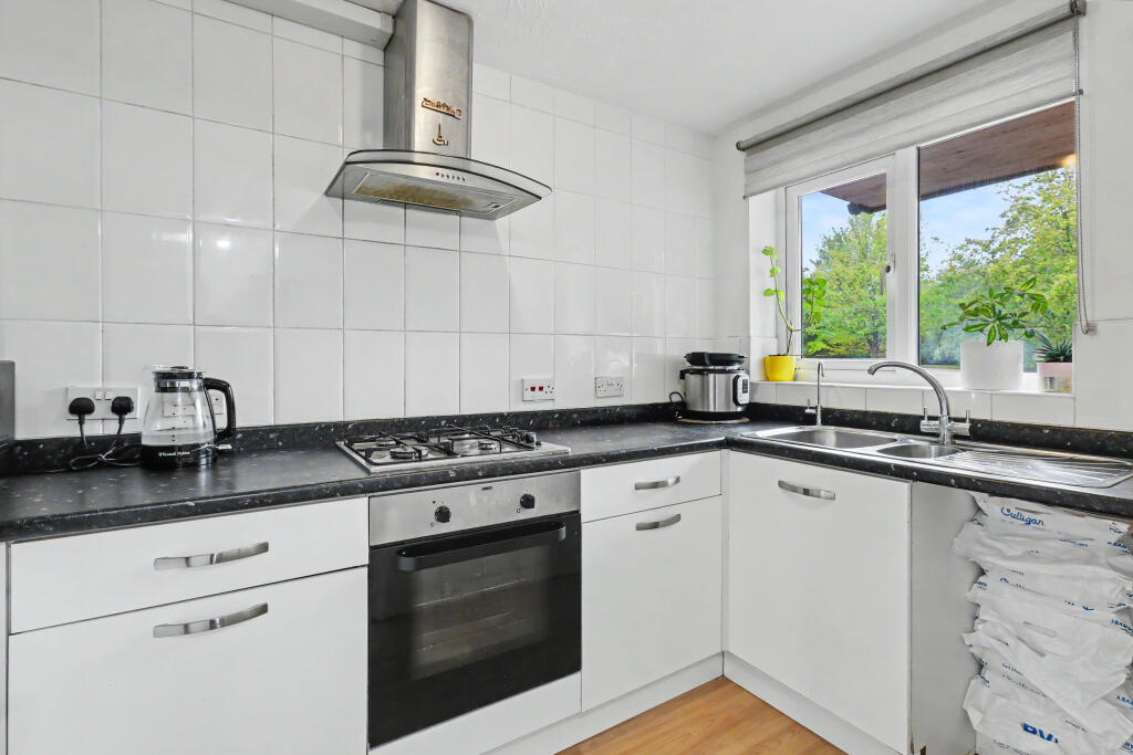 House in Slough - View 2