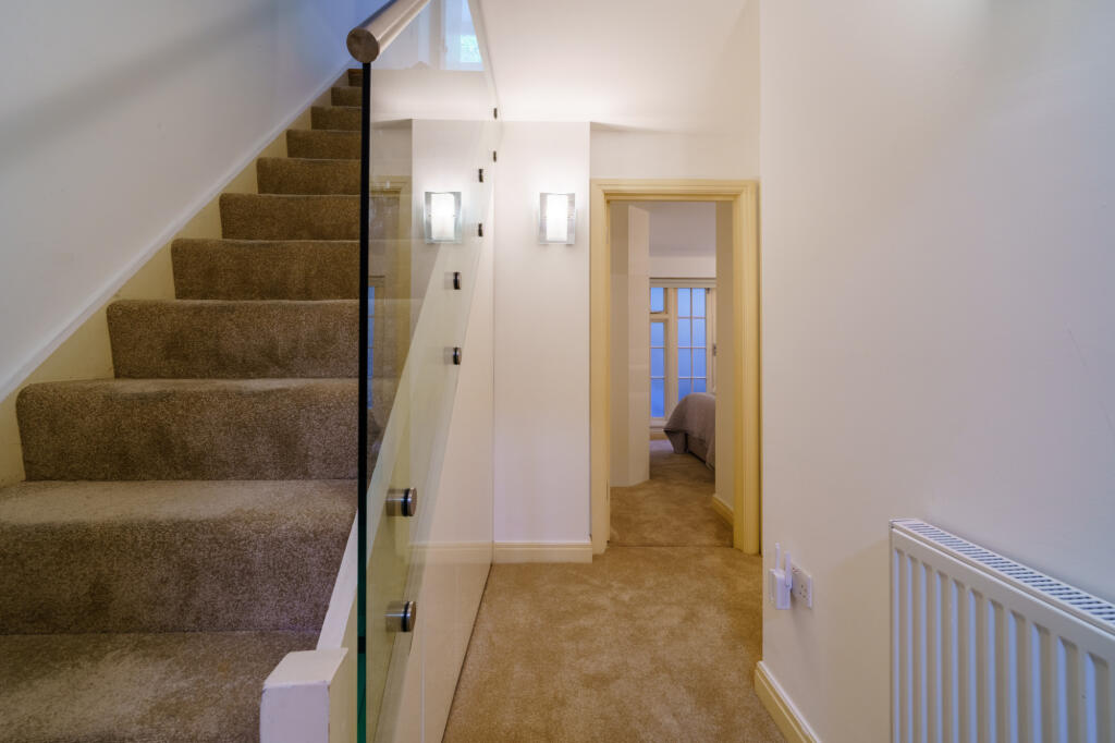 2 bedroom maisonette for rent