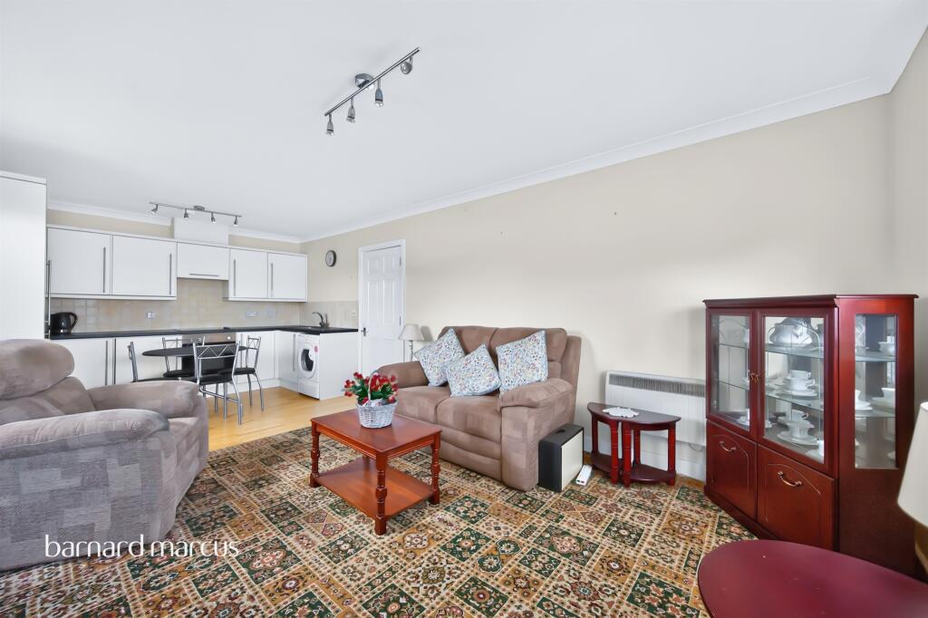 Apartment in Sutton - View 5