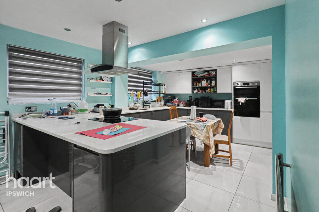 Maycroft Close, Ipswich photo 3