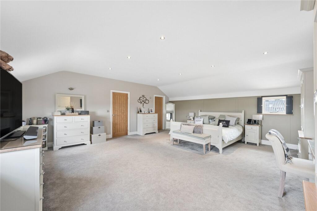 House in Wakefield - View 3
