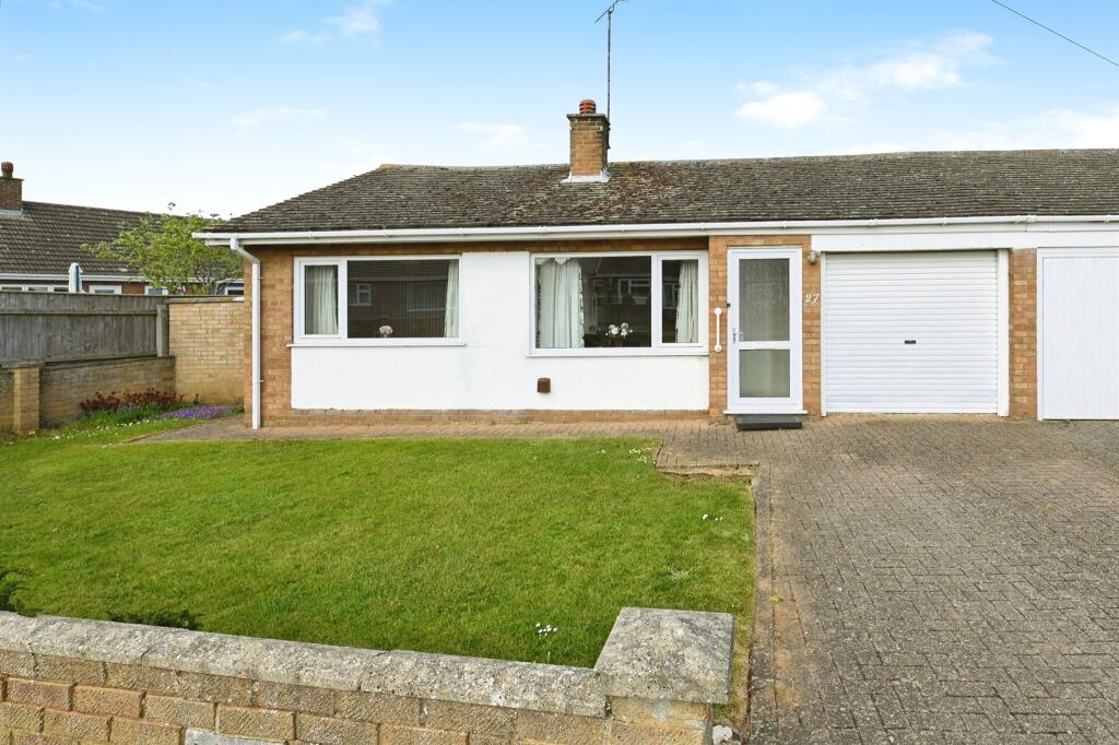 3-bed bungalow on South Moor Drive, Heacham, King's Lynn, £250,000