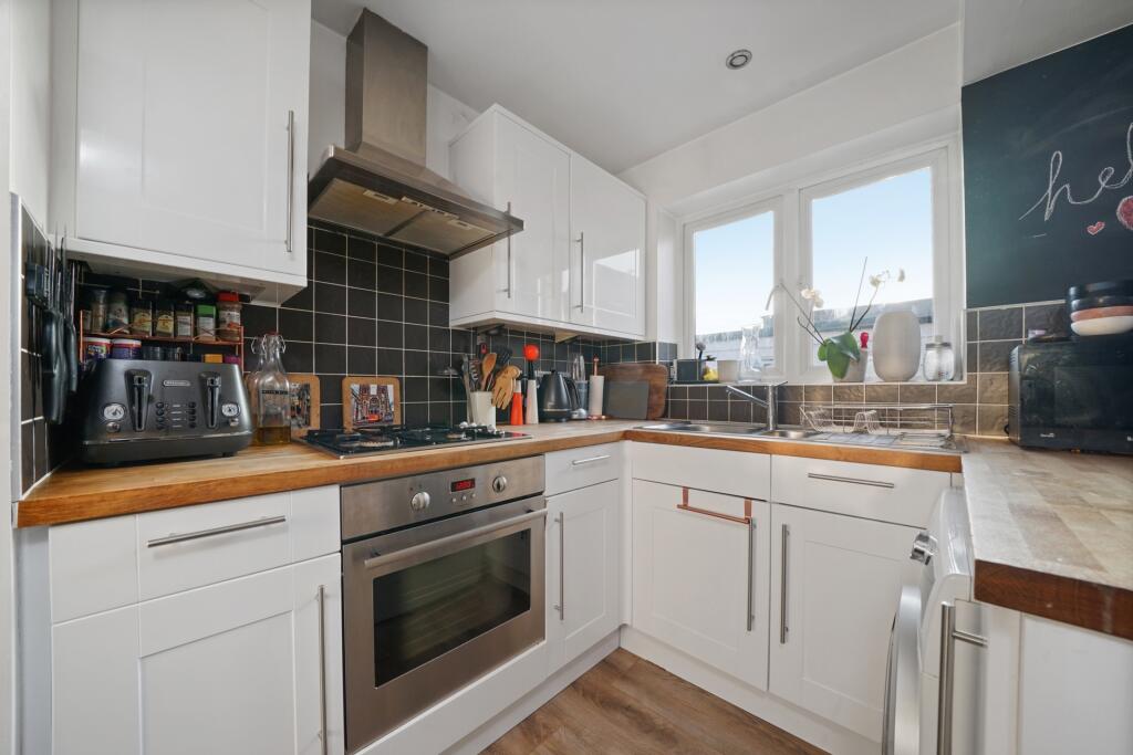 Apartment in London - View 5