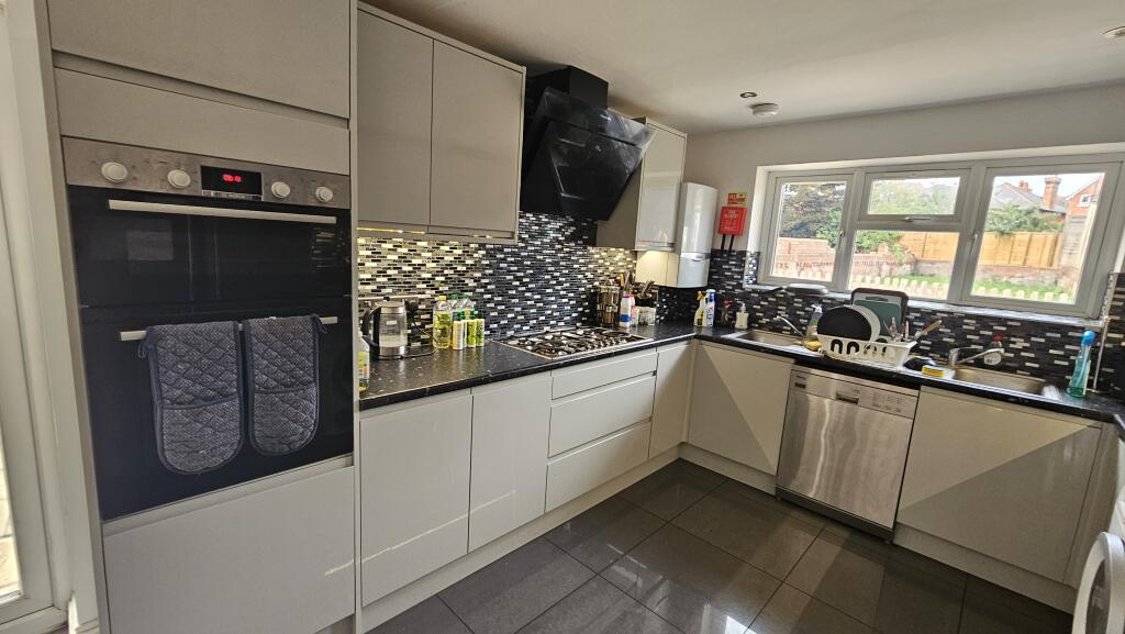 House in Reading - View 5