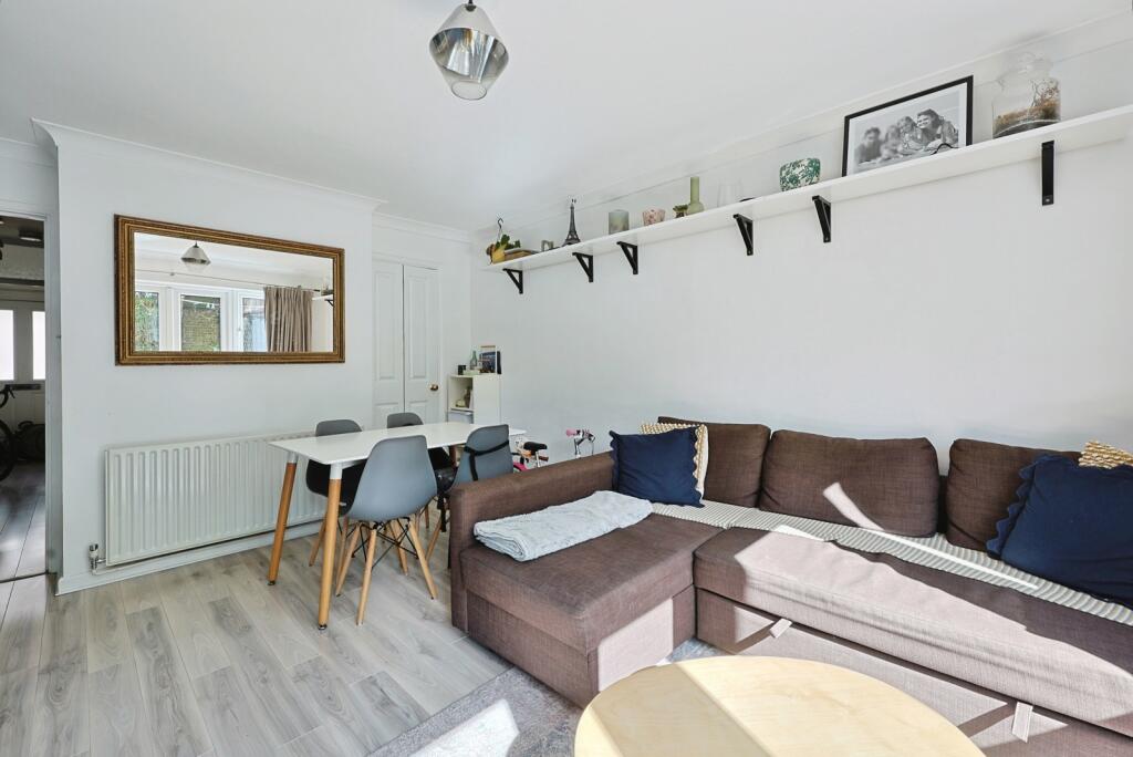 Apartment in London - View 5
