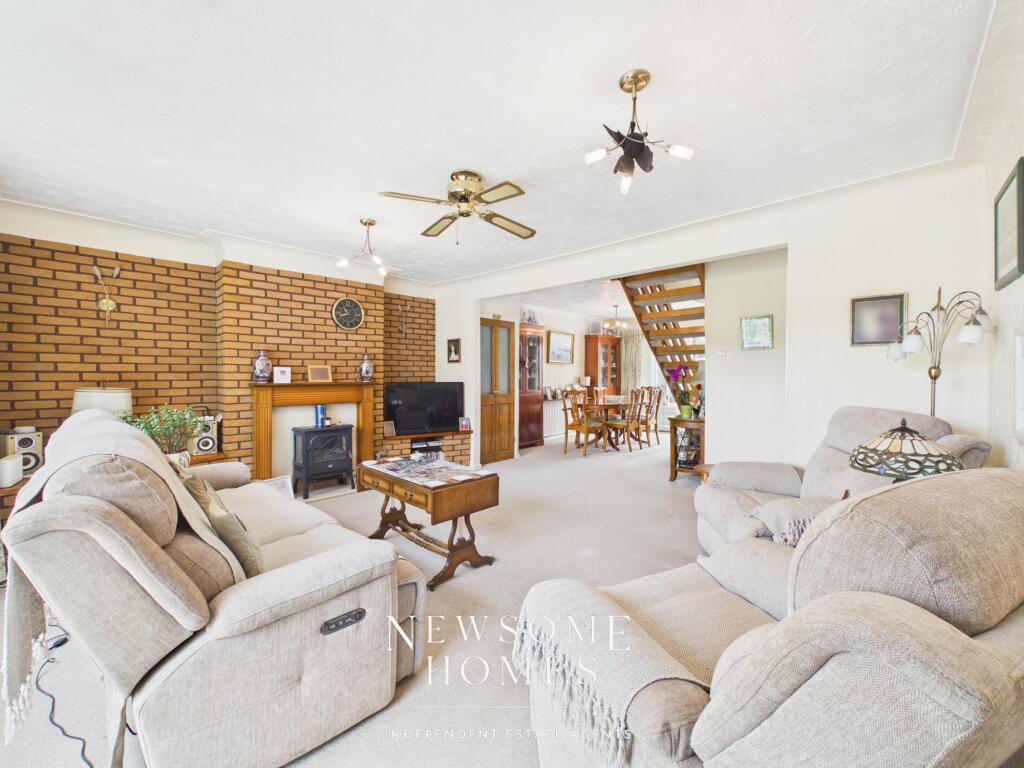 House in Ewloe Green, Aston Park, Hawarden - View 5