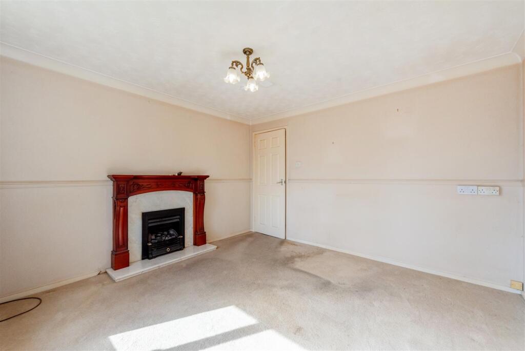 House in Basingstoke and Deane, Mill Springs, Whitchurch - View 3