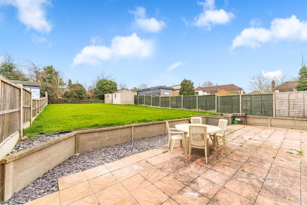 Wingate Road, Harlington, Dunstable photo 3