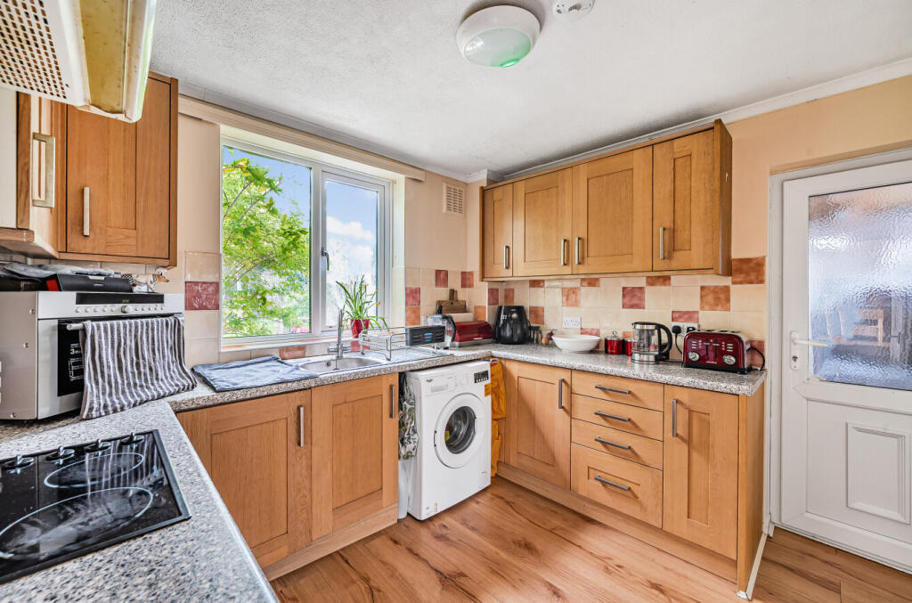 House in Guildford - View 3