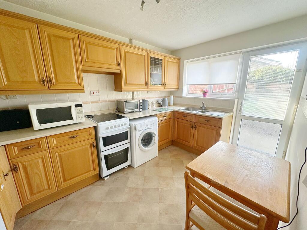 2-bed house on Park Close, Moggerhanger, MK44, £325,000
