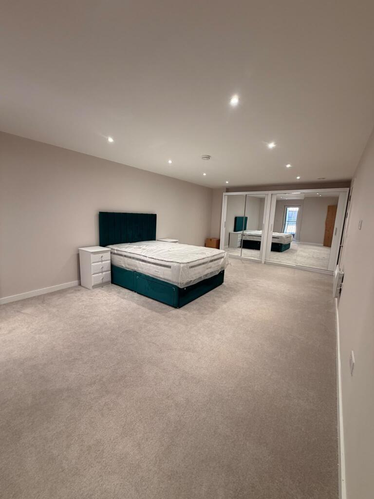 Apartment in Manchester - More