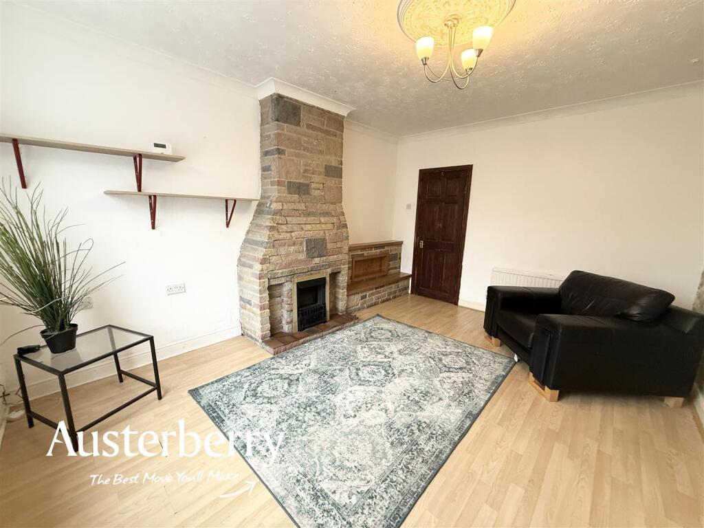 Lombardy Grove, Stoke-On-Trent photo 3