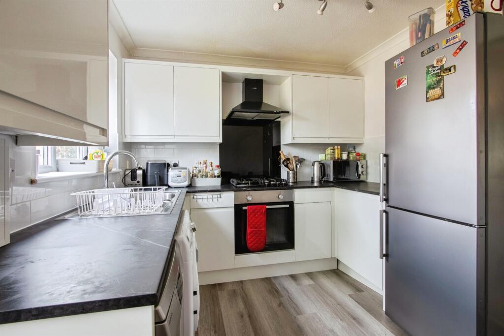 House in Leeds, West Yorkshire - View 2