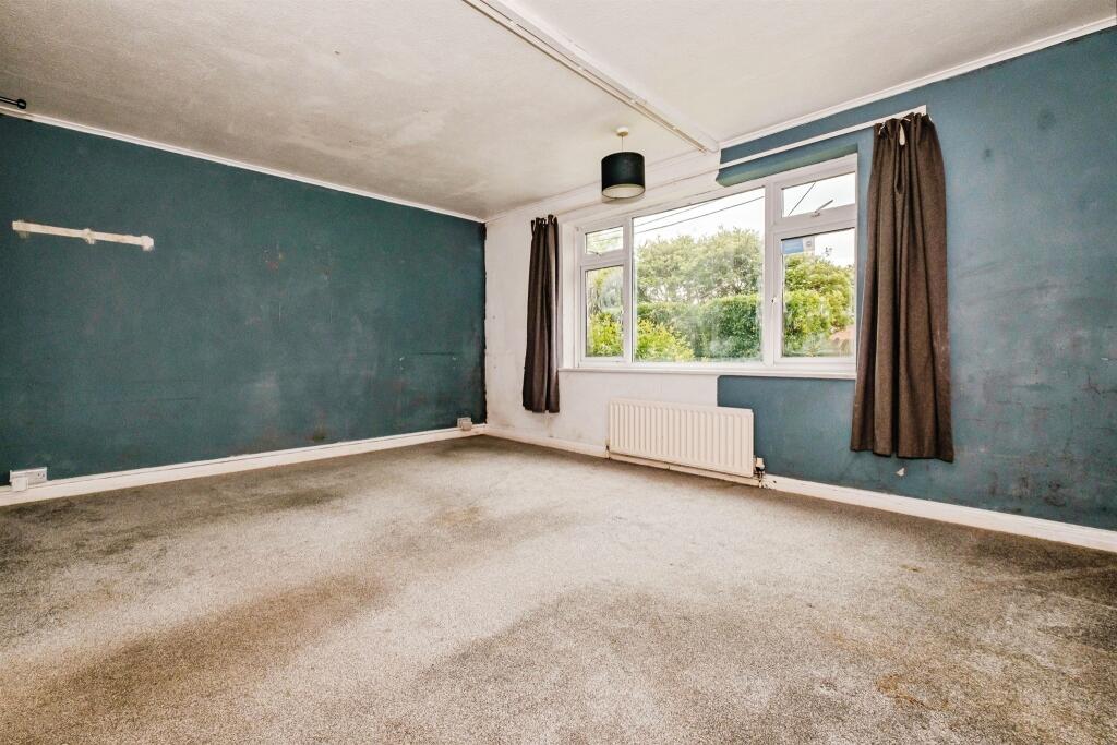 Meadway Court, Southwick, Brighton - View 4