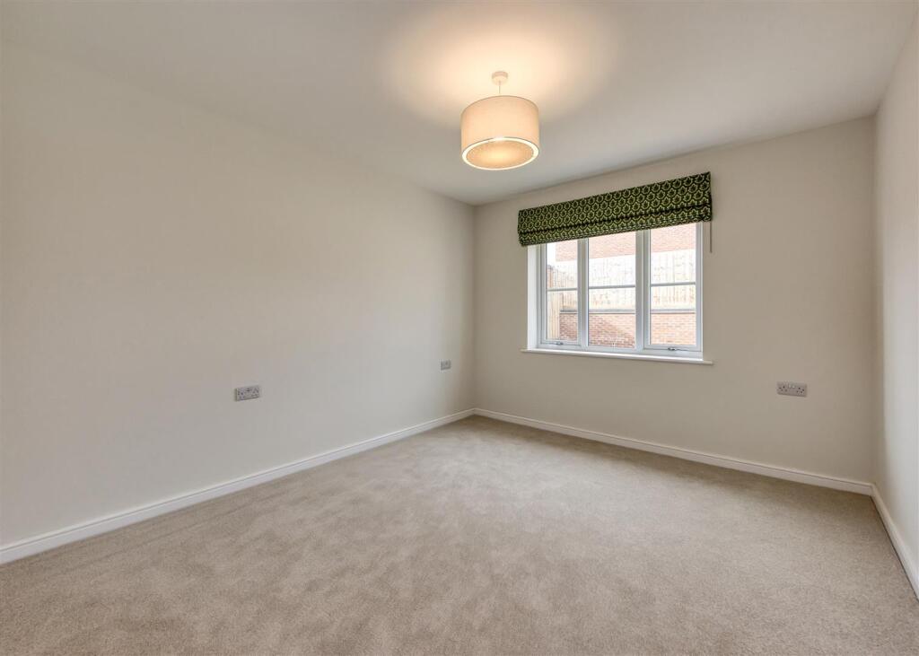 11 Leeveson Drive, Wrottesley Village, Wolverhampton photo 4