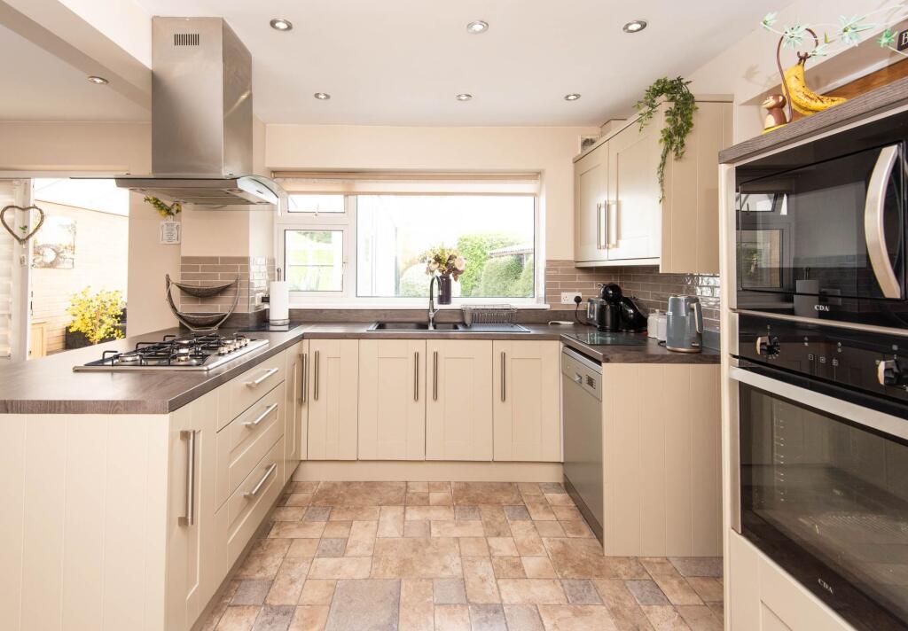 House in Chesterfield, Boythorpe - More