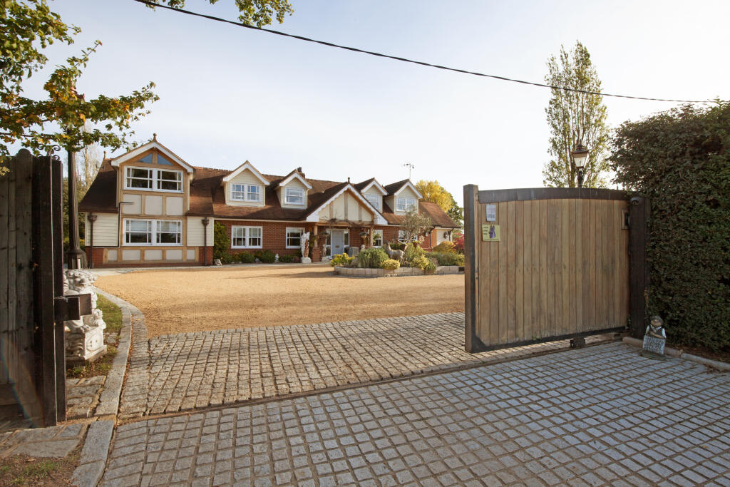 4-bed detached on De Beauvoir Chase, Downham, Billericay, £1,750,000