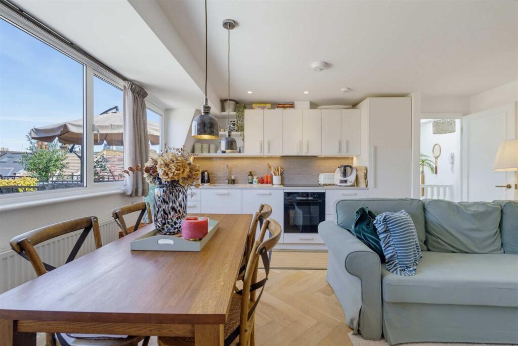 Apartment in London - More