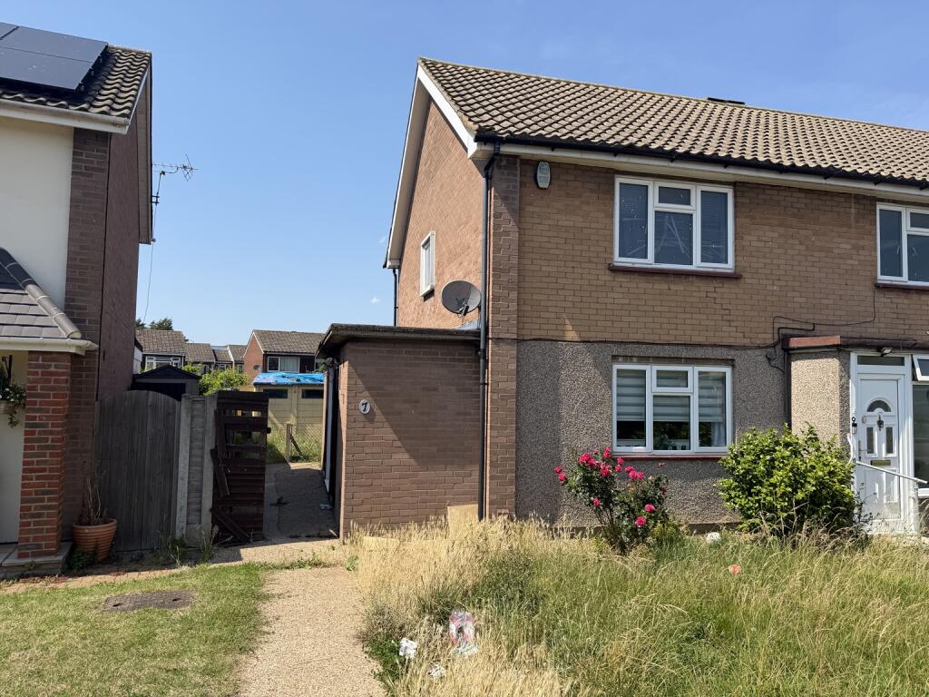Main image of property: Fyfield Road, Rainham