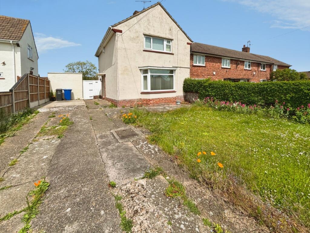 2-bed terraced on Hill Crescent, Gainsborough, £110,000