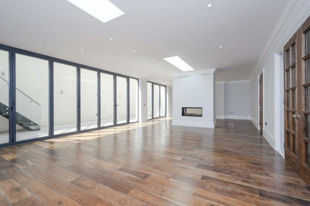 House in Twickenham - View 2