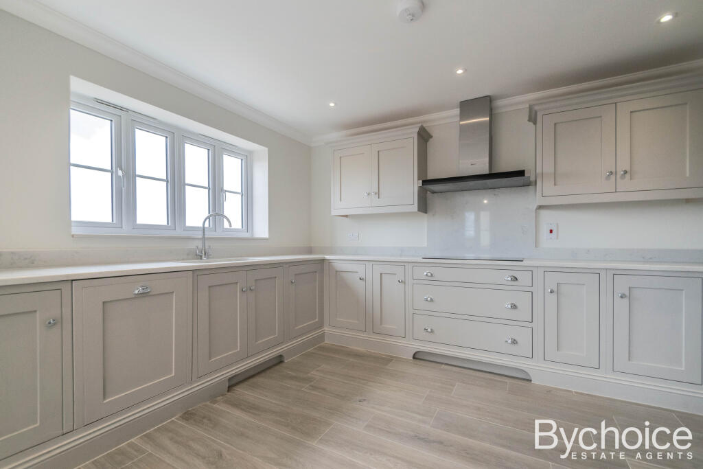Clayhall Court, Acton photo 2