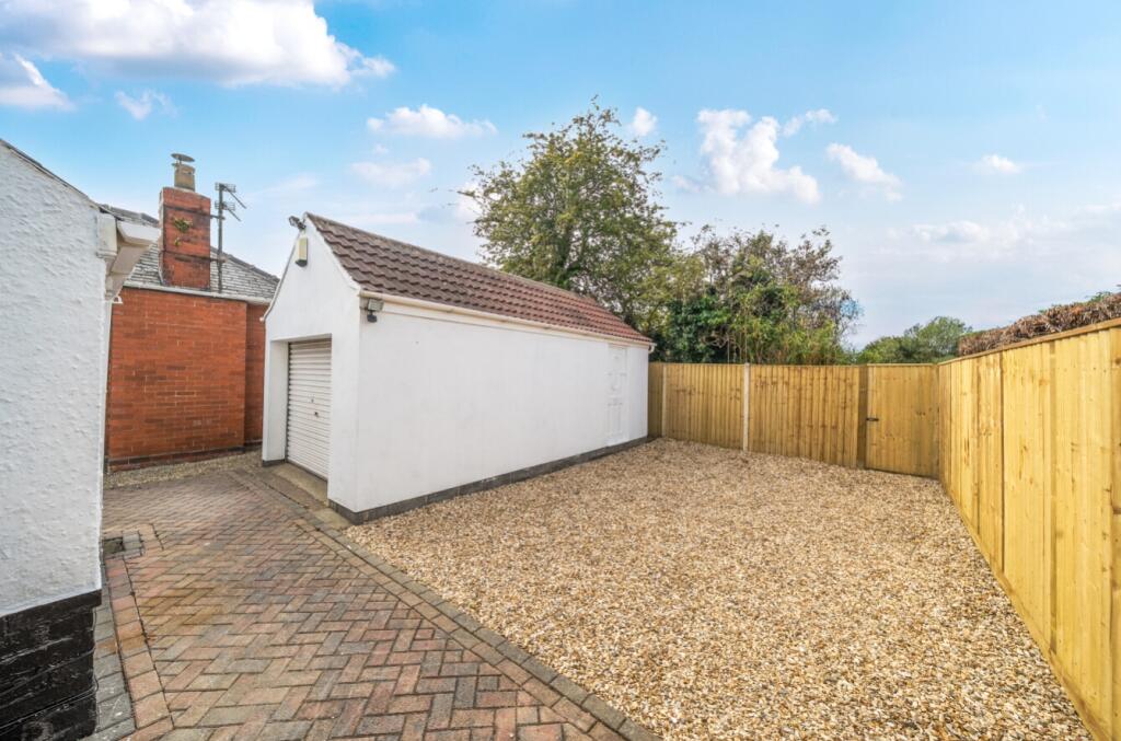 House in Grimsby, Wellow - View 5