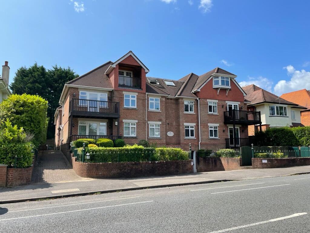 Apartment in Poole, Penn Hill
