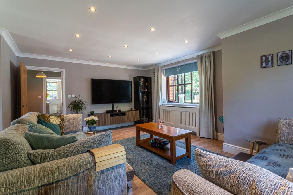 House in Hart, Mattingley - More