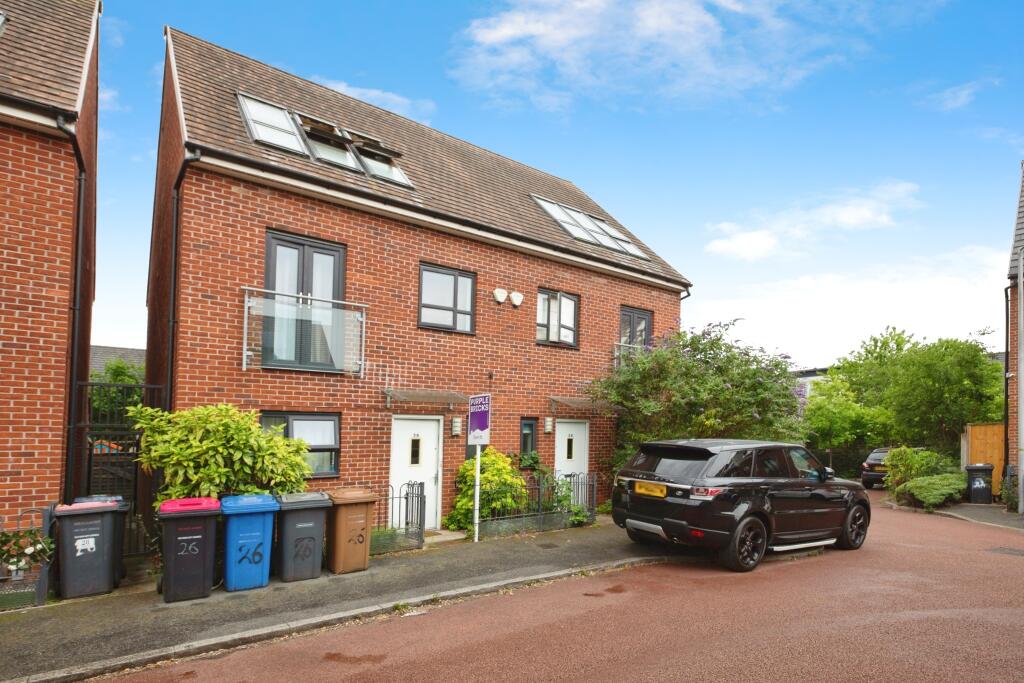House in Salford, Greater Manchester - View 3