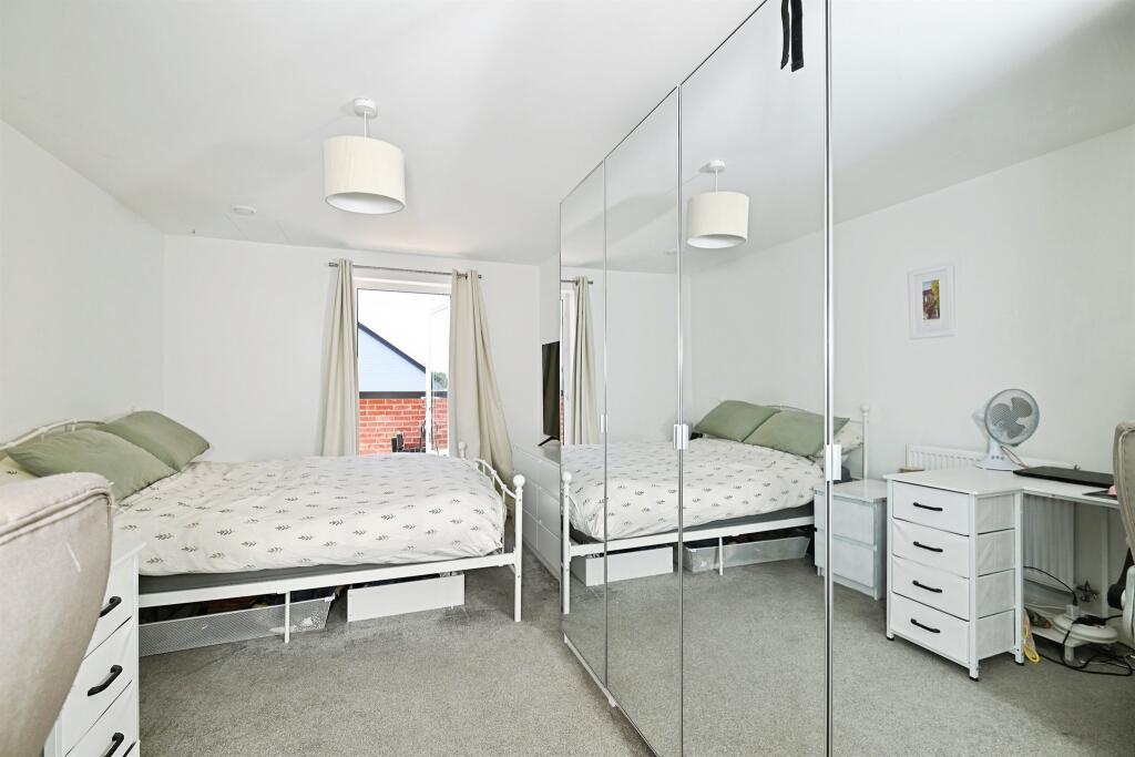 Apartment in Rochester - View 5