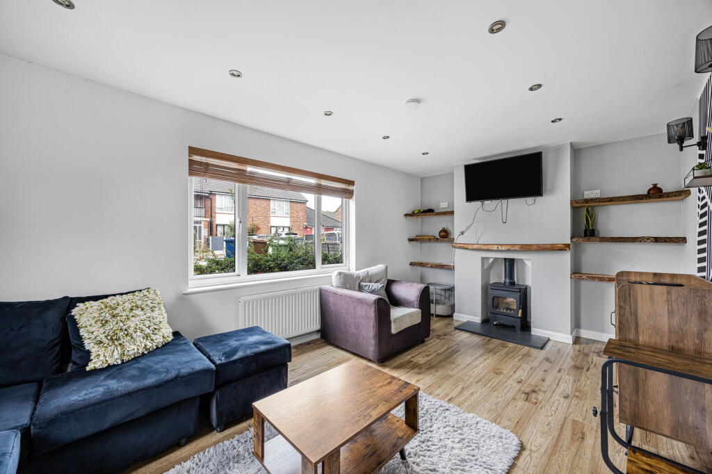 Longlands Road, Bishops Cleeve, Cheltenham, GL52 8JP photo 4