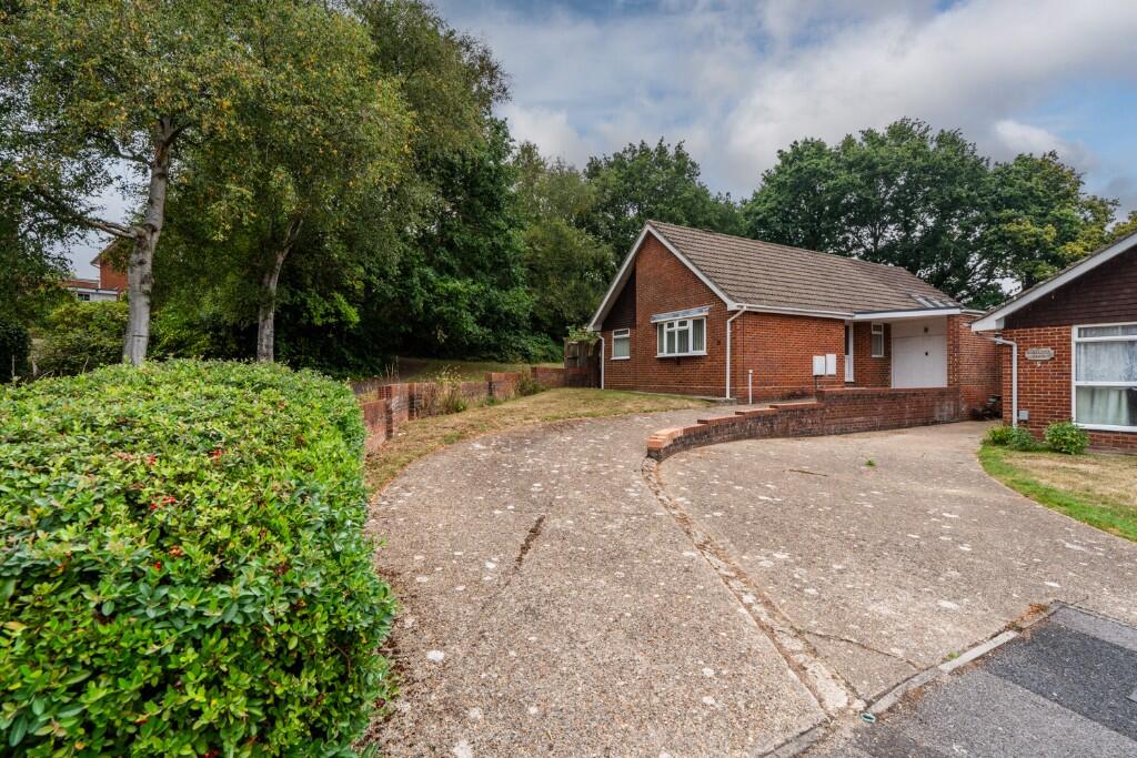 2-bed detached on Forge Close, Bursledon, Southampton, SO31, £435,000