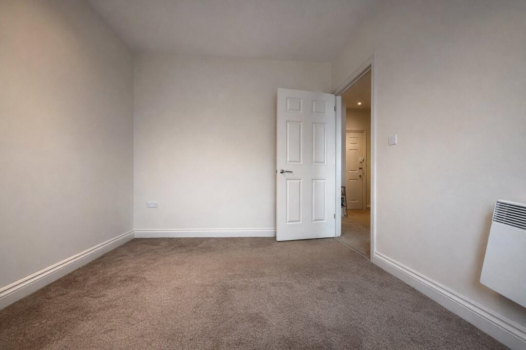 Apartment in Bristol, Kingswood - More
