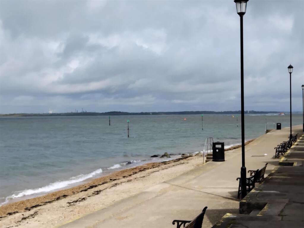 Gurnard Bay, Gurnard - More