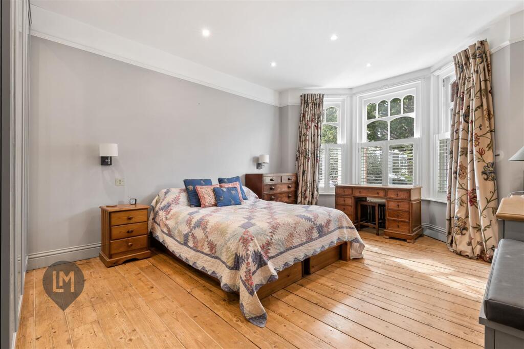 Apartment in London - View 5