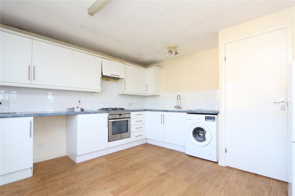 Shackleton Place, Oldbrook, MK6 - View 3