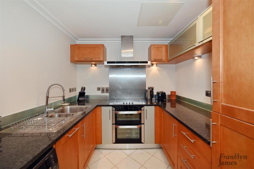 Apartment in London - View 5