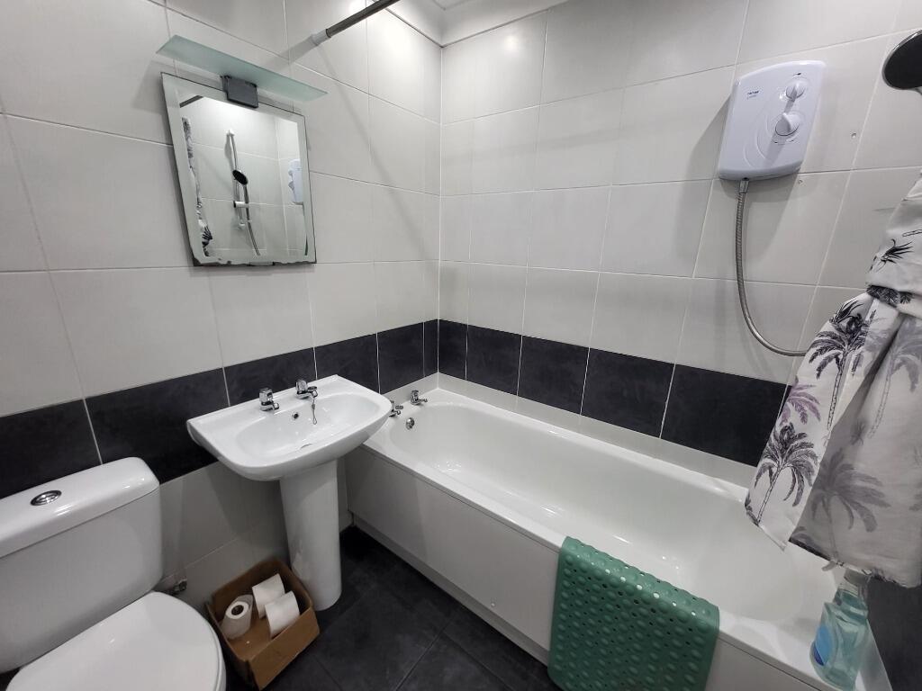 Apartment in Renfrewshire - View 4