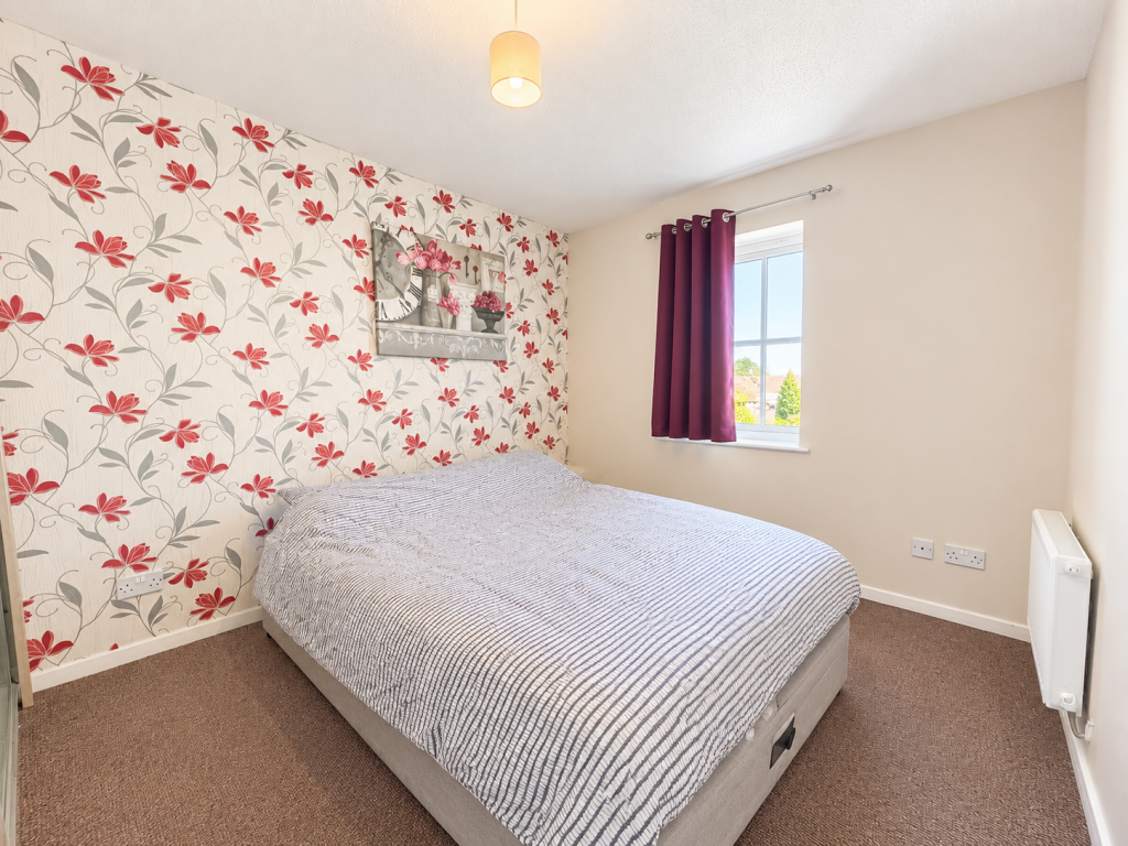 Apartment in Thurrock, Essex - View 3