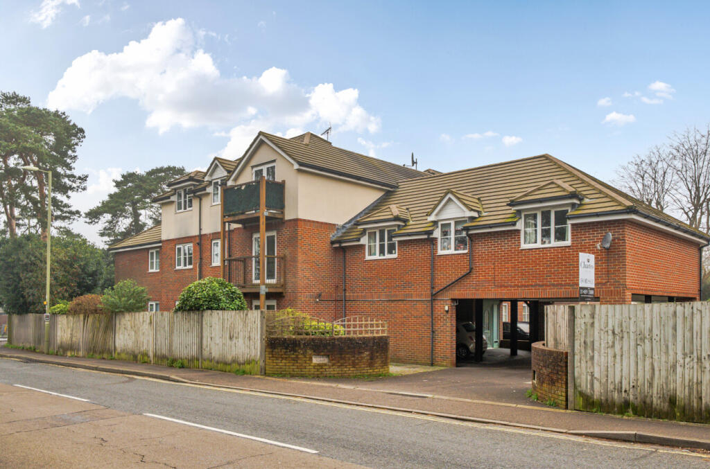 Main image of property: West Dene Court, 265 Locks Road, Locks Heath, Southampton, Hampshire, SO31