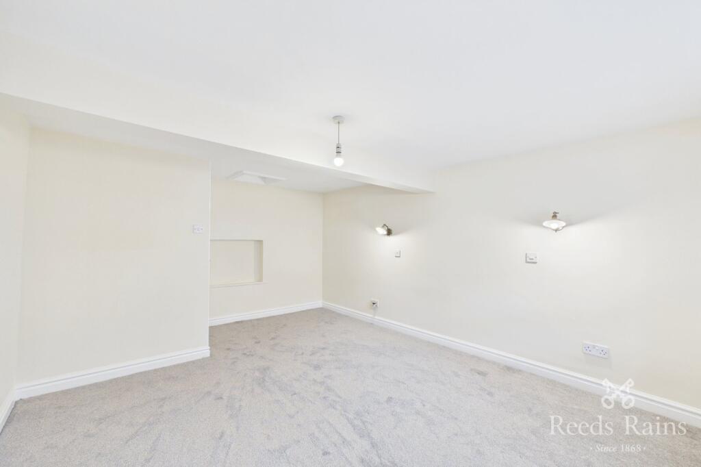 Apartment in Preston - More