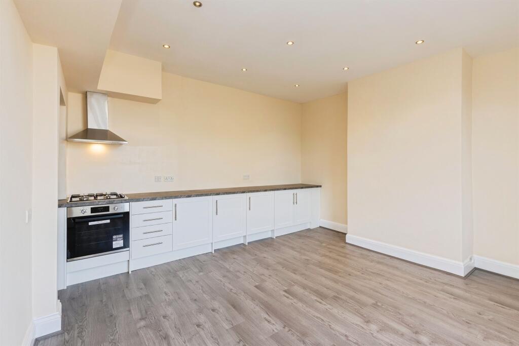 House in Bradford, West Yorkshire - View 5