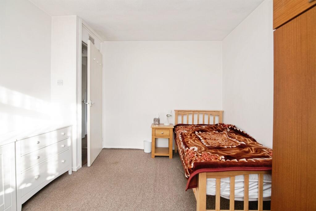 House in Sandwell, West Midlands - More