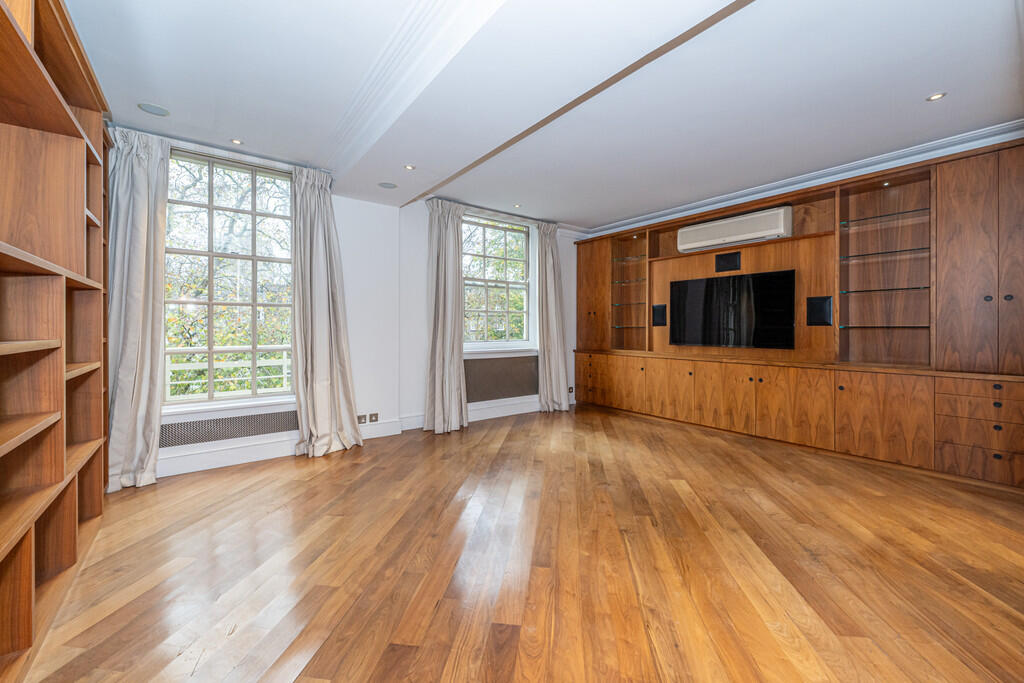 Main image of property: Lowndes Square